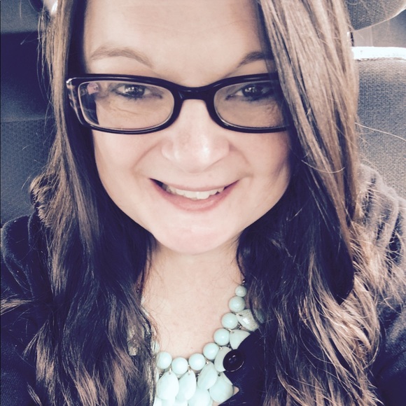 Meet Your Posher - Picture 3 of 3